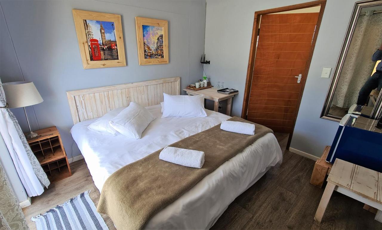 Tiende Laan Bed & Breakfast And Self-Catering Уолфиш Бей Екстериор снимка