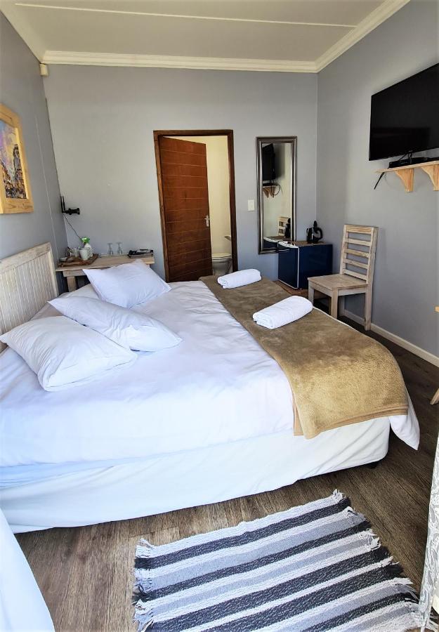 Tiende Laan Bed & Breakfast And Self-Catering Уолфиш Бей Екстериор снимка