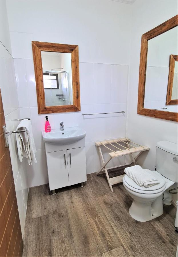 Tiende Laan Bed & Breakfast And Self-Catering Уолфиш Бей Екстериор снимка