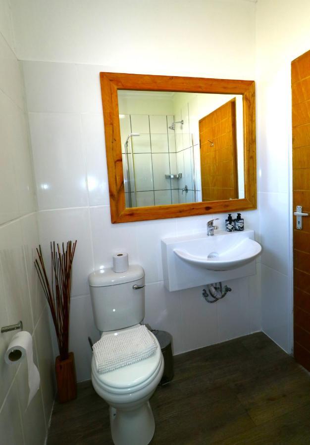 Tiende Laan Bed & Breakfast And Self-Catering Уолфиш Бей Екстериор снимка