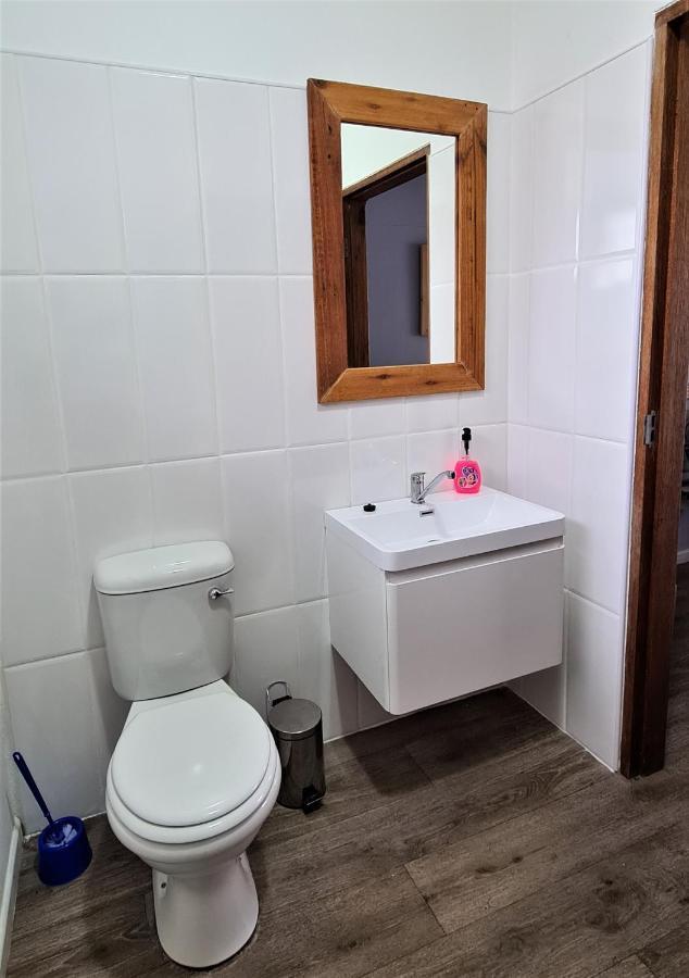 Tiende Laan Bed & Breakfast And Self-Catering Уолфиш Бей Екстериор снимка