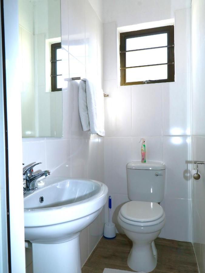 Tiende Laan Bed & Breakfast And Self-Catering Уолфиш Бей Екстериор снимка