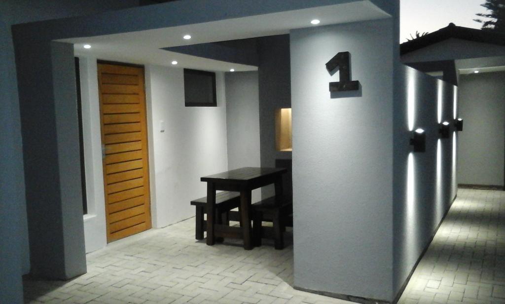 Tiende Laan Bed & Breakfast And Self-Catering Уолфиш Бей Стая снимка