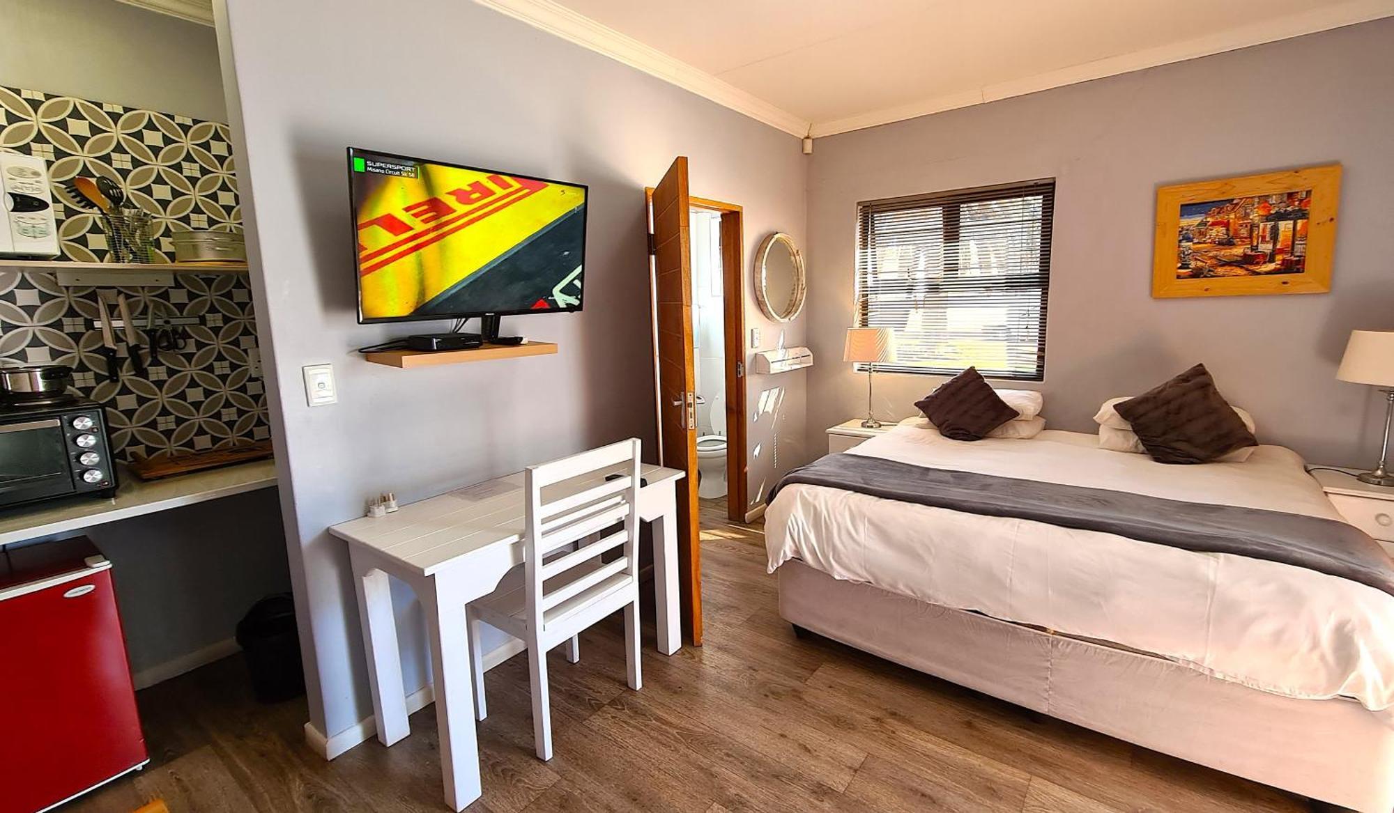 Tiende Laan Bed & Breakfast And Self-Catering Уолфиш Бей Екстериор снимка