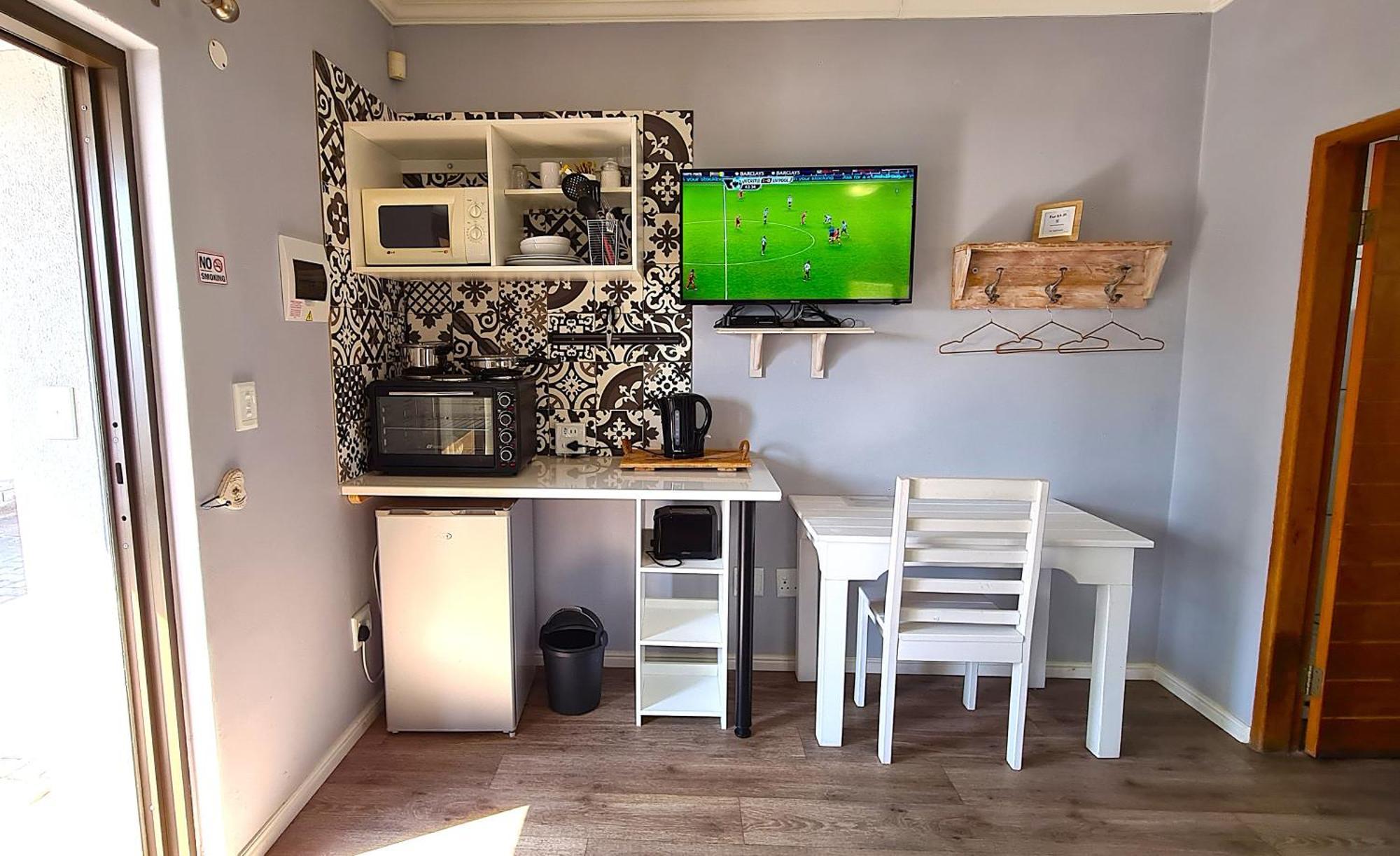Tiende Laan Bed & Breakfast And Self-Catering Уолфиш Бей Екстериор снимка