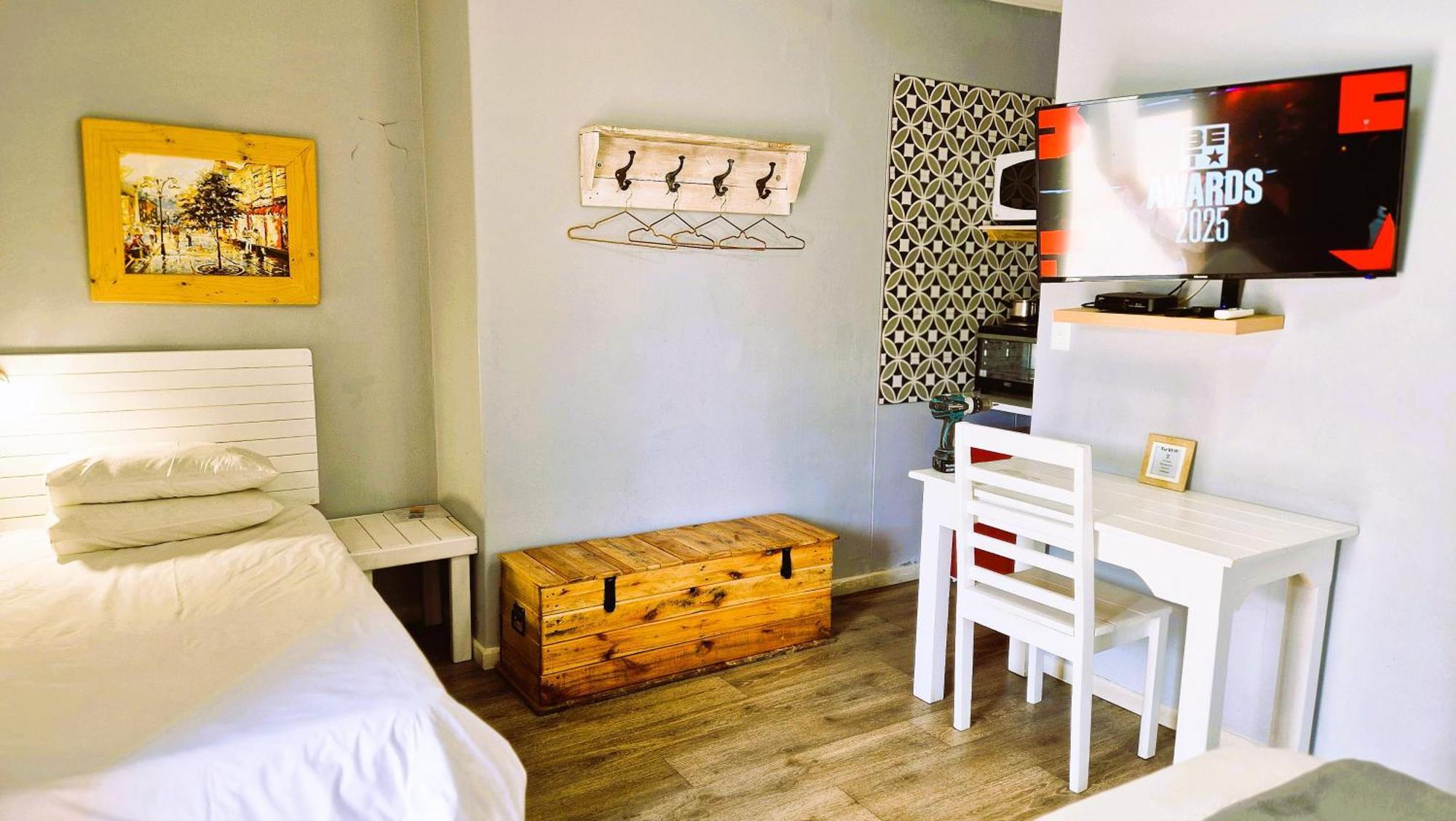 Tiende Laan Bed & Breakfast And Self-Catering Уолфиш Бей Екстериор снимка