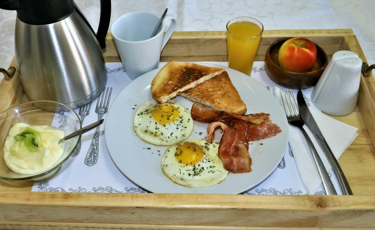 Tiende Laan Bed & Breakfast And Self-Catering Уолфиш Бей Екстериор снимка