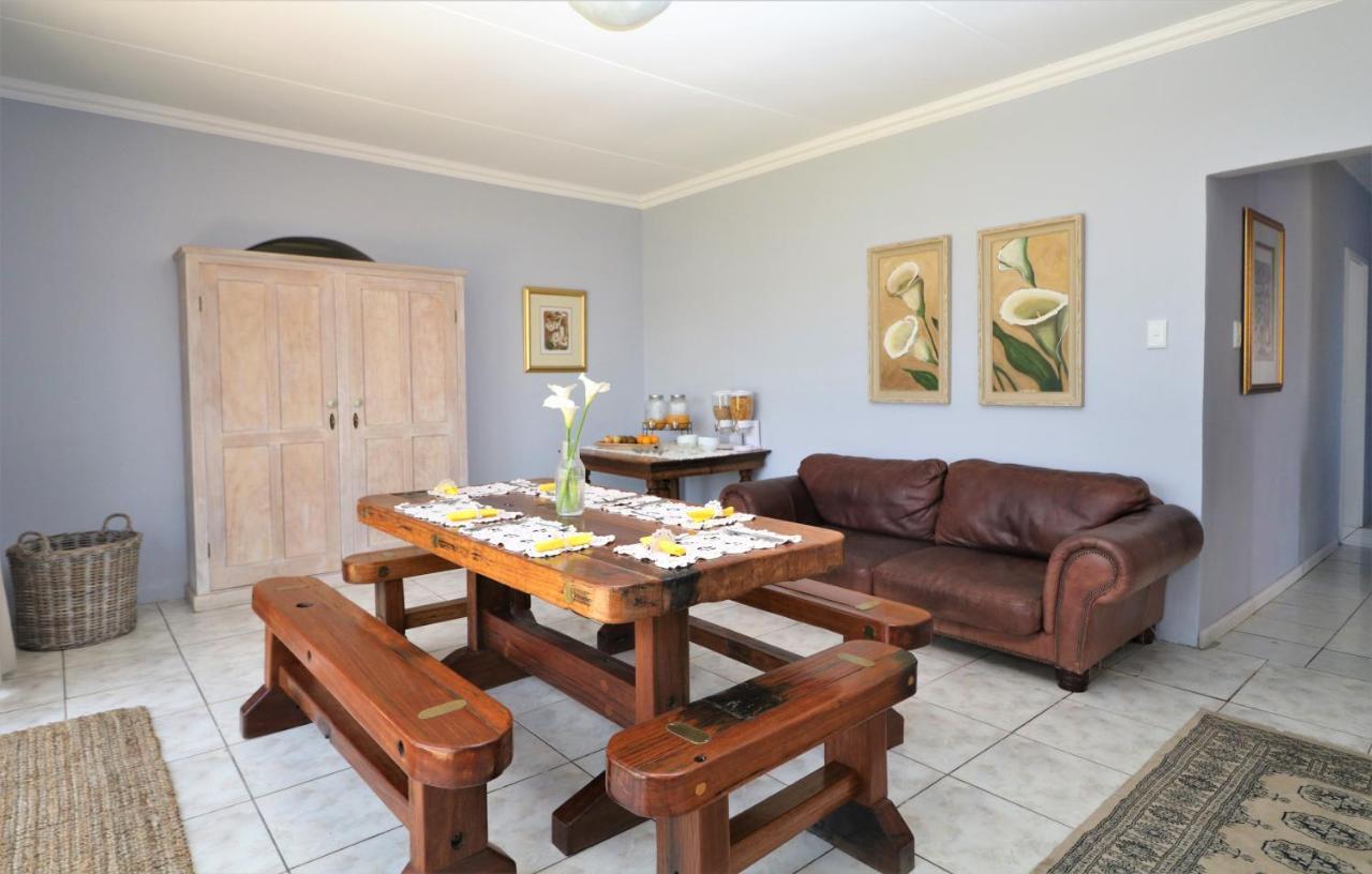 Tiende Laan Bed & Breakfast And Self-Catering Уолфиш Бей Екстериор снимка
