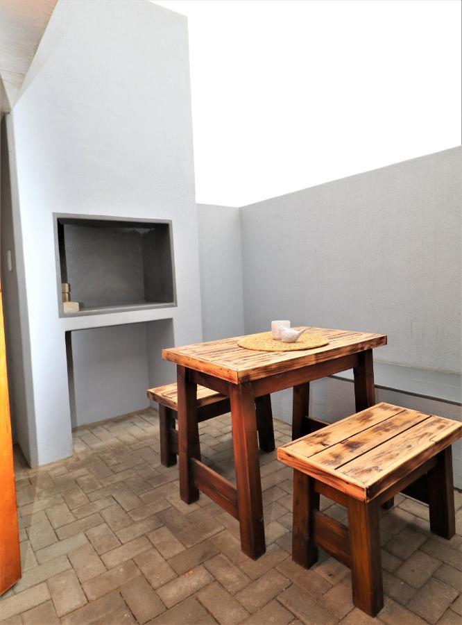 Tiende Laan Bed & Breakfast And Self-Catering Уолфиш Бей Екстериор снимка