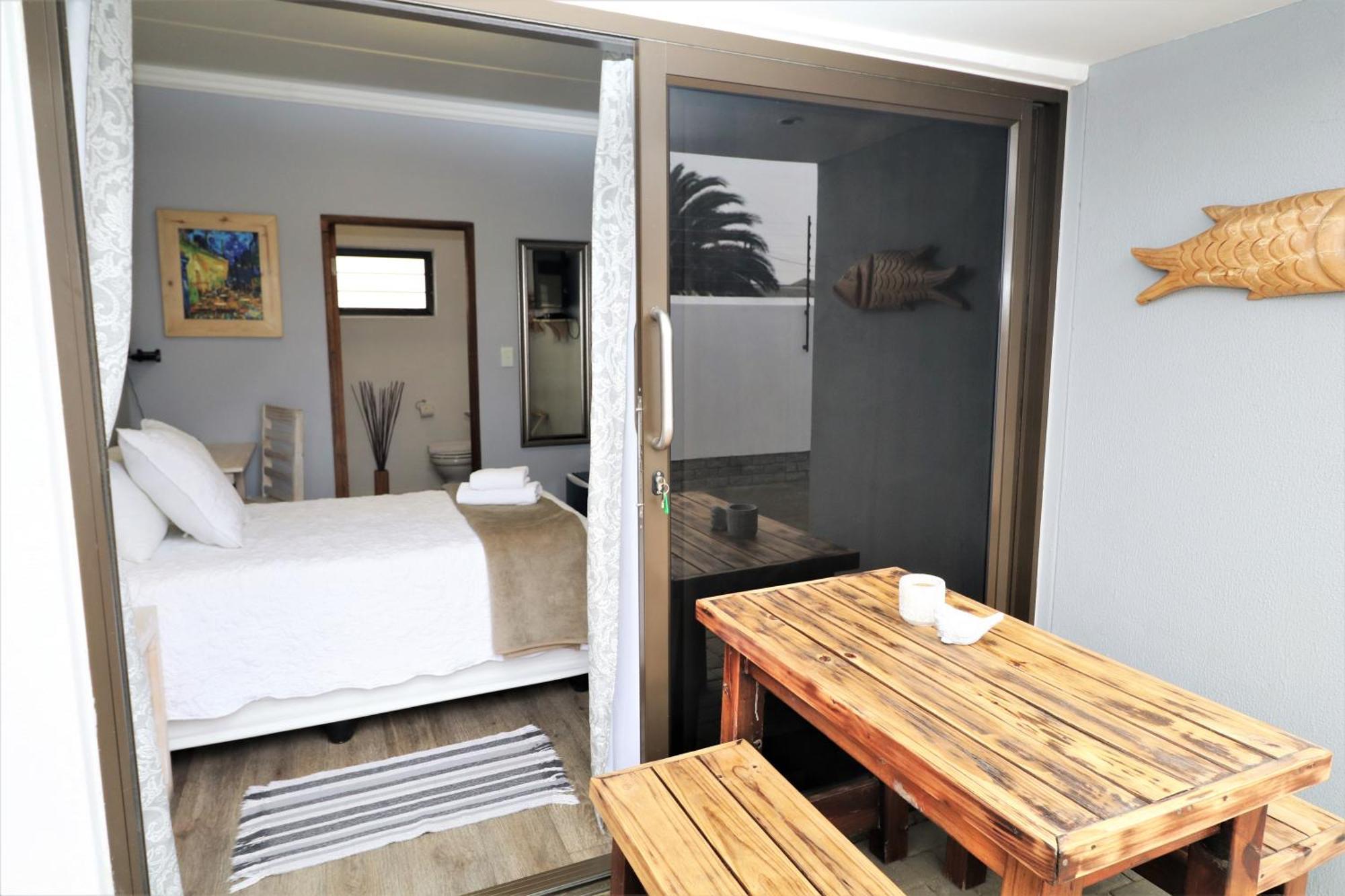 Tiende Laan Bed & Breakfast And Self-Catering Уолфиш Бей Екстериор снимка